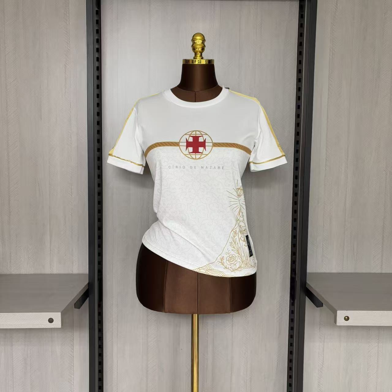 Camisa Feminina Vasco da Gama Cirio de Nazare 2025/26 - Fan Version - image 2