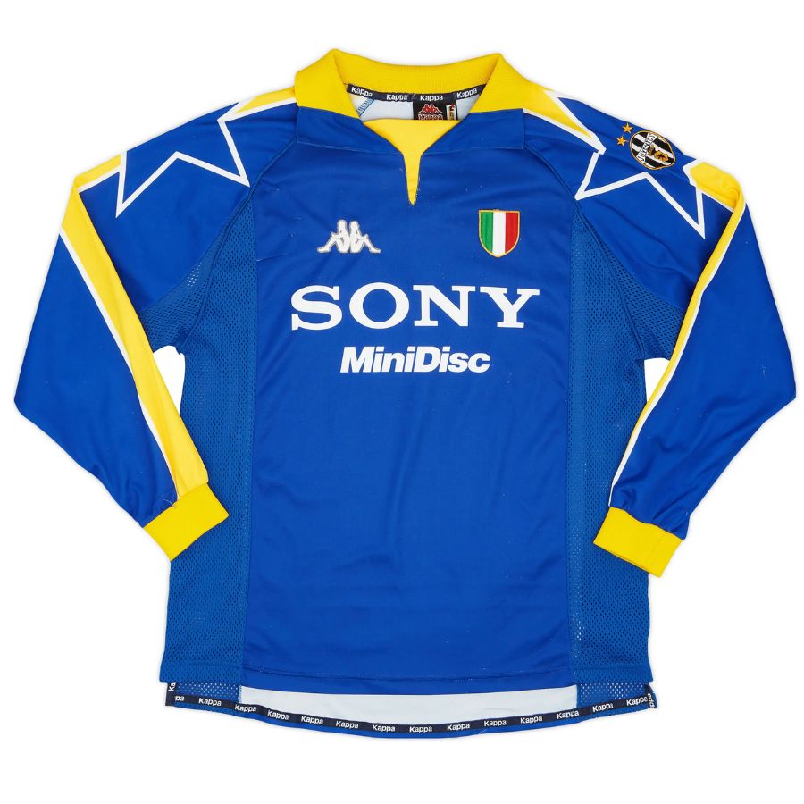 Juventus Away Retro Long Sleeve Jersey 1995/96 - image 1