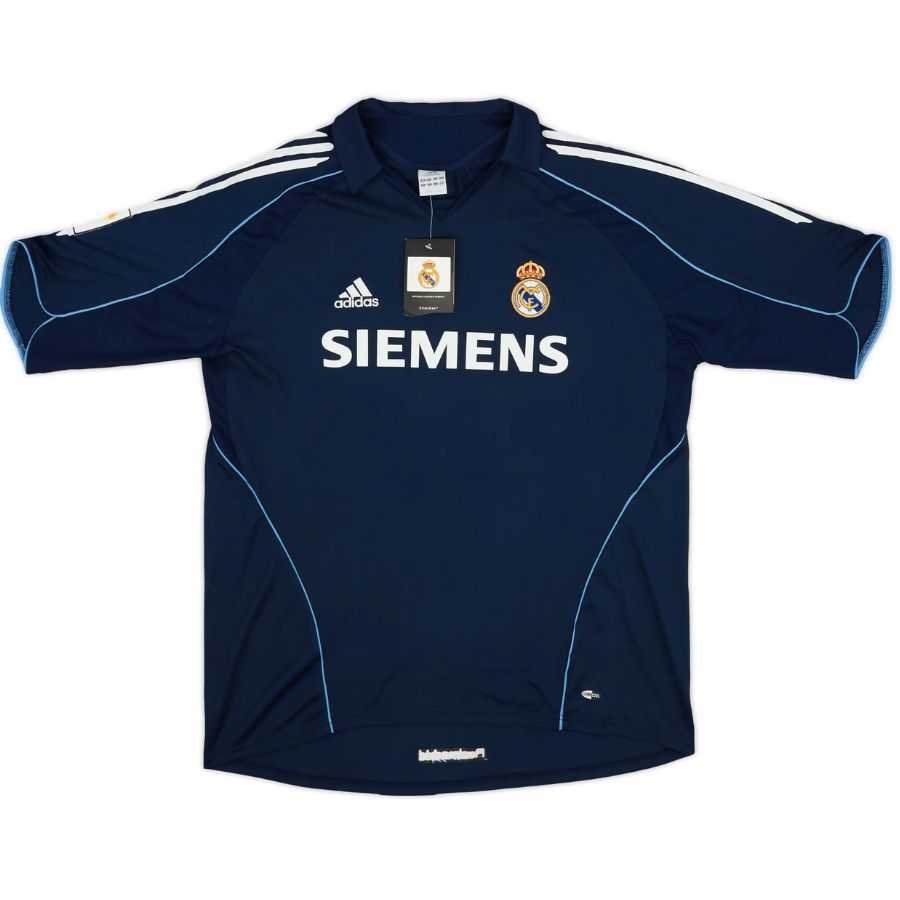 Real Madrid Away Retro Jersey 2005/06 - image 1