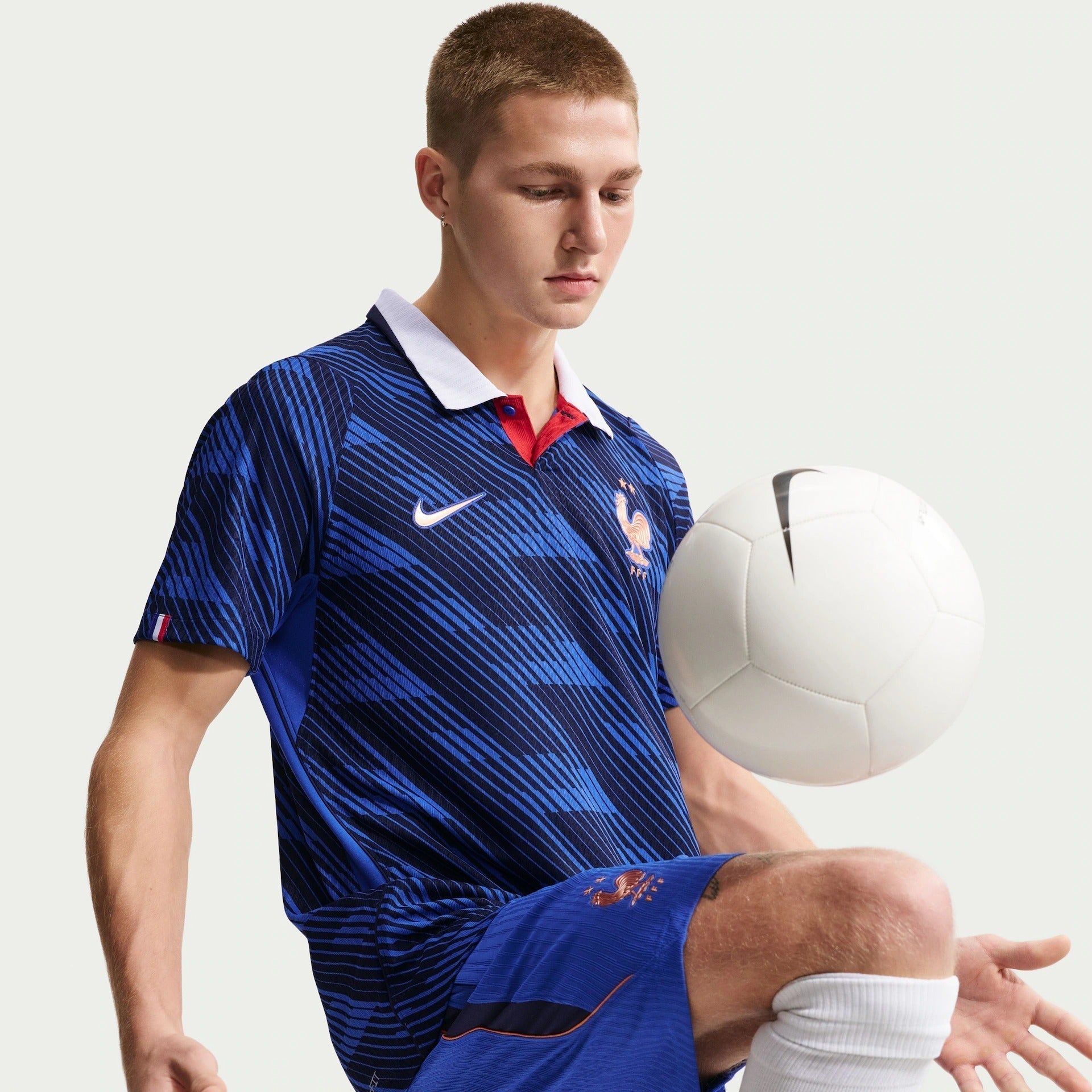 France 2026/27 Home Jersey - image 3