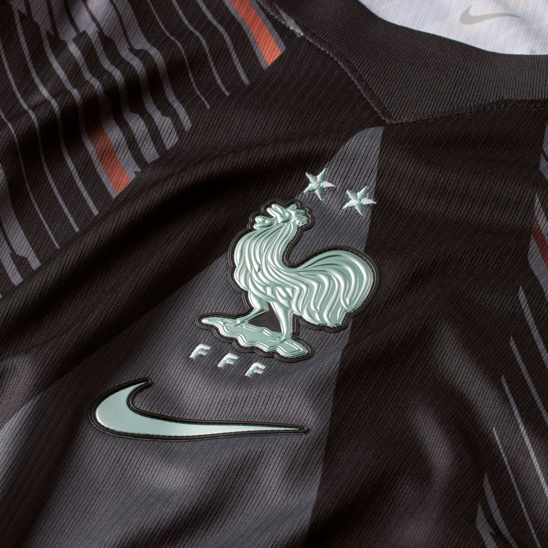 France 2026/27 Home Goalkeeper - image 3